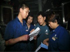 技能比武 争做“好染匠”